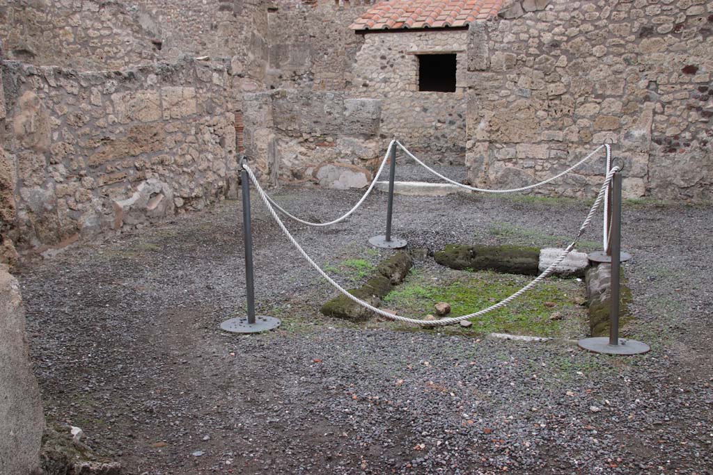 IX.1.12 Pompeii. October 2020. Looking east across atrium. Photo courtesy of Klaus Heese.