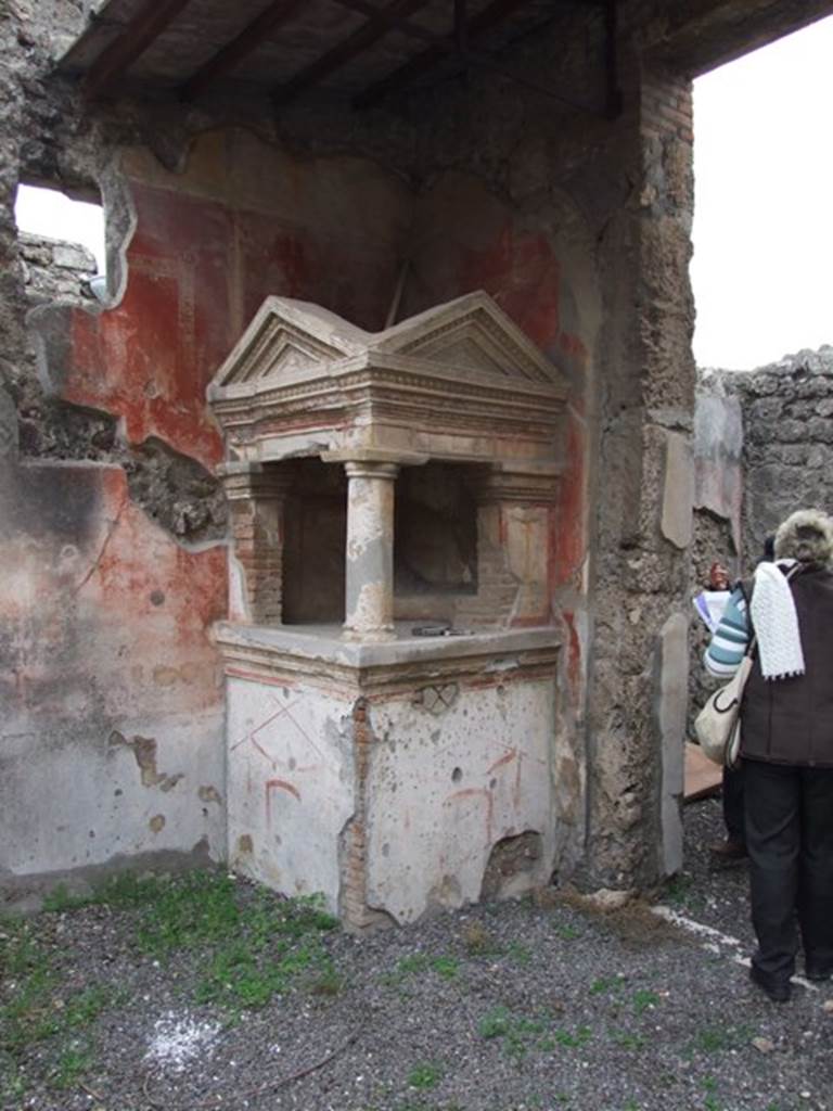 IX.1.22 Pompeii. December 2007. Room 1, atrium with household shrine in south-east corner.