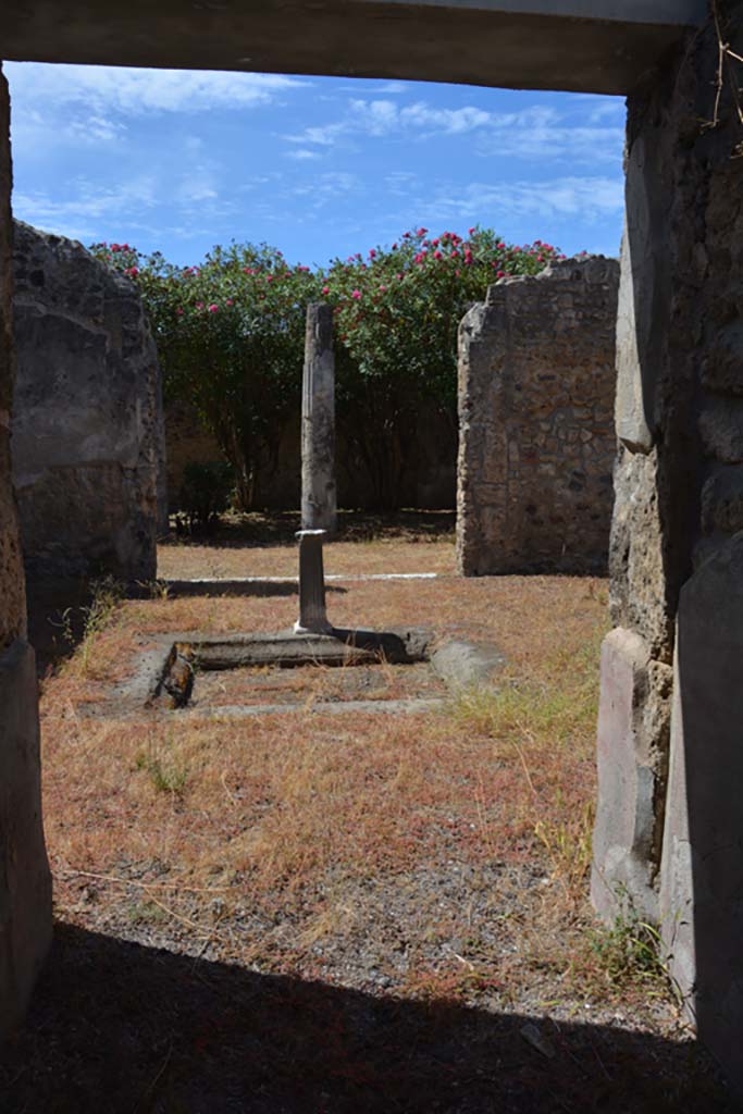 IX.1.22 Pompeii. September 2019. Looking west along entrance corridor towards atrium.
Foto Annette Haug, ERC Grant 681269 DÉCOR
