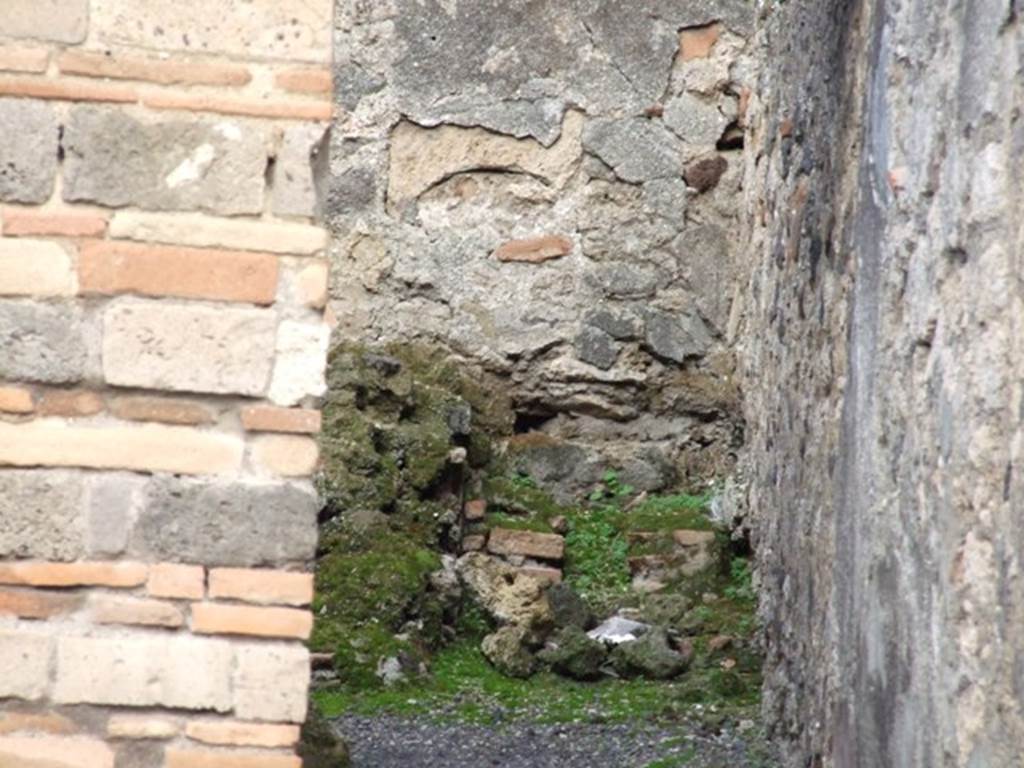 IX.2.4 Pompeii. December 2007. Looking east along corridor, towards latrine in south-east corner.