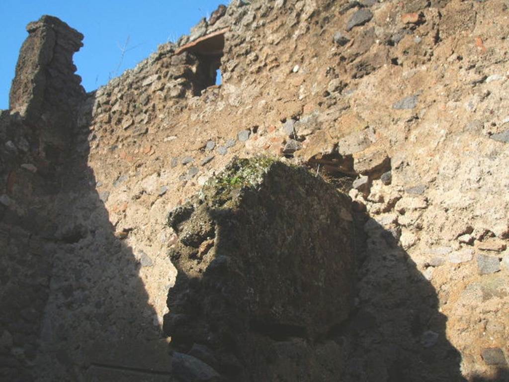 IX.2.4 Pompeii. December 2004. North wall of open garden area, and kitchen area.