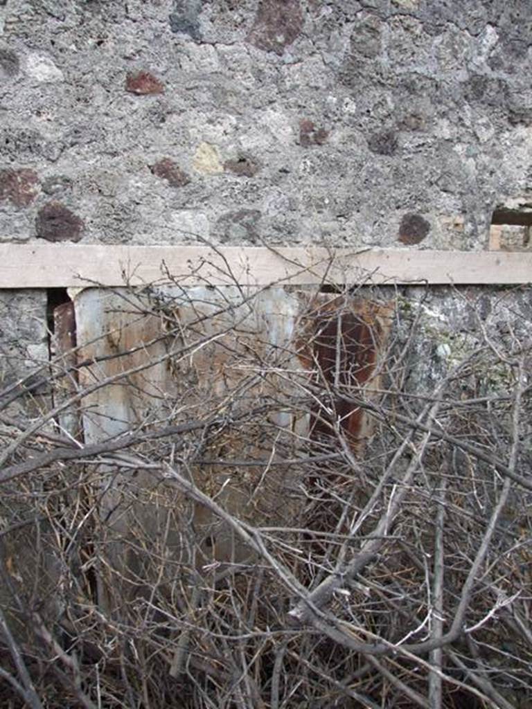 IX.2.15 Pompeii. May 2005. Interior of garden doorway to Vicolo di Balbo.