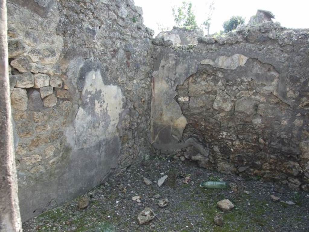 IX.2.17 Pompeii.  March 2009.  Room 4, Cubiculum, South west corner.