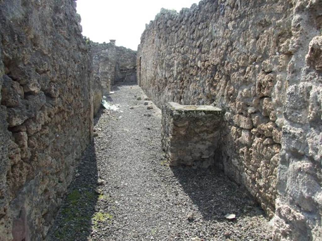 IX.2.17 Pompeii.  March 2009.  Room 6. Looking west along corridor to rear Garden.