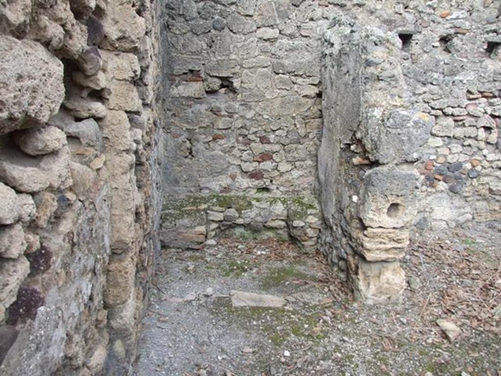 IX.2.24 Pompeii.  March 2009.   Latrine, in north east corner of garden.