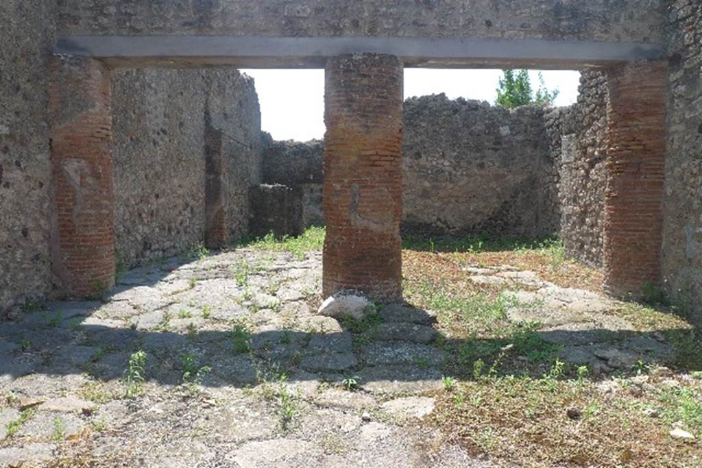 IX.2.24 Pompeii. July 2010. Looking south from entrance. Photo courtesy of Michael Binns.