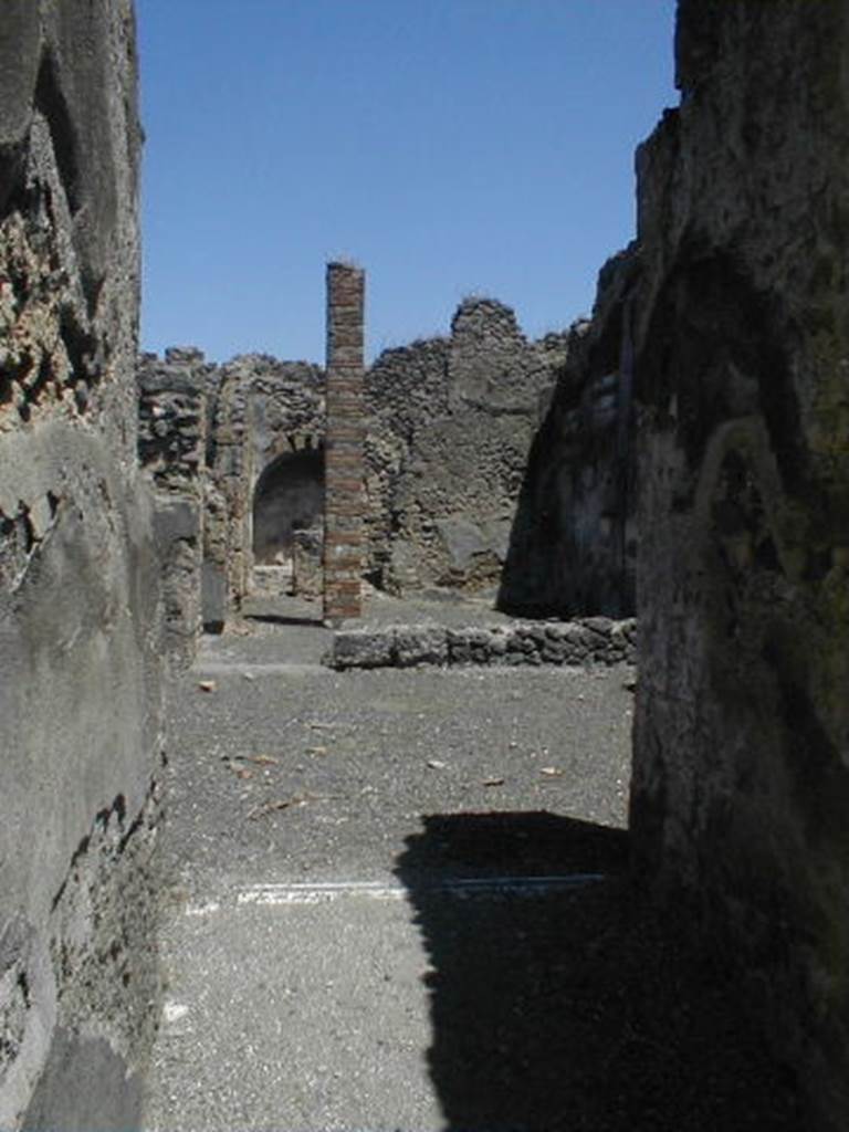 IX.3.2 Pompeii.   May 2005. Looking east across the dye shop.