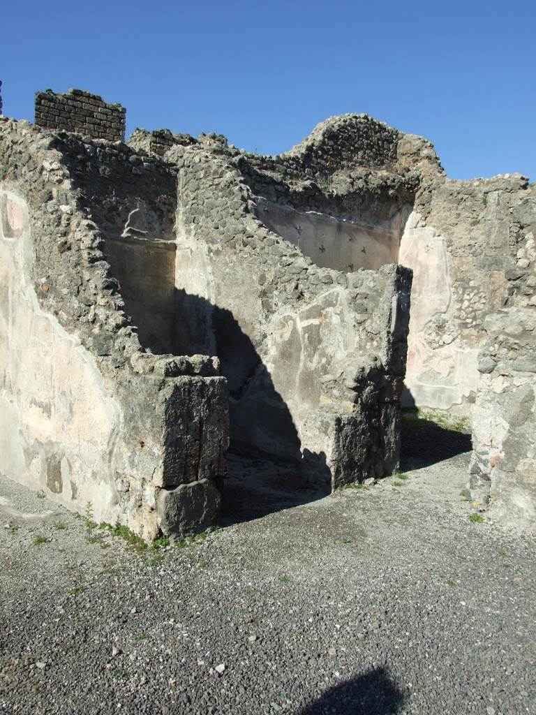 IX.3.2 Pompeii. March 2009. Cubiculum on north side of former atrium.