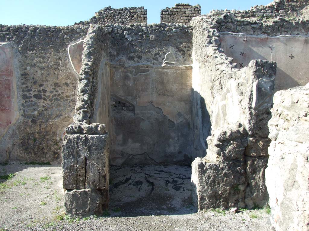 IX.3.2 Pompeii. March 2009. Cubiculum on north side of former atrium.