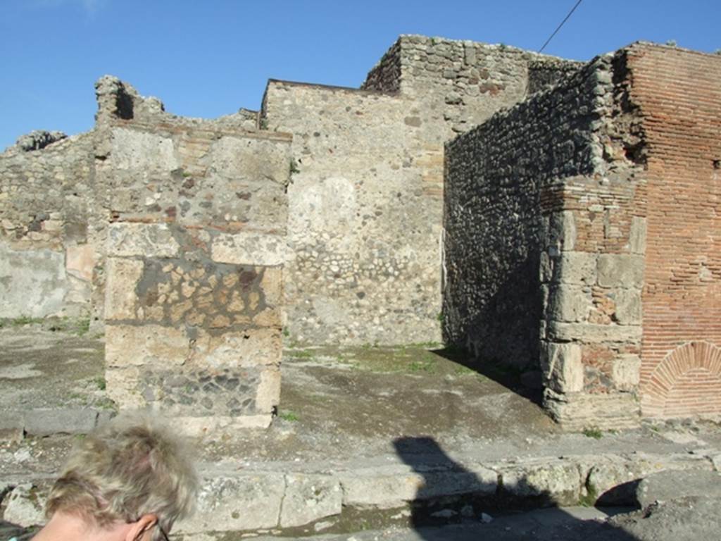 IX.3.4 Pompeii.  March 2009.  Entrance.