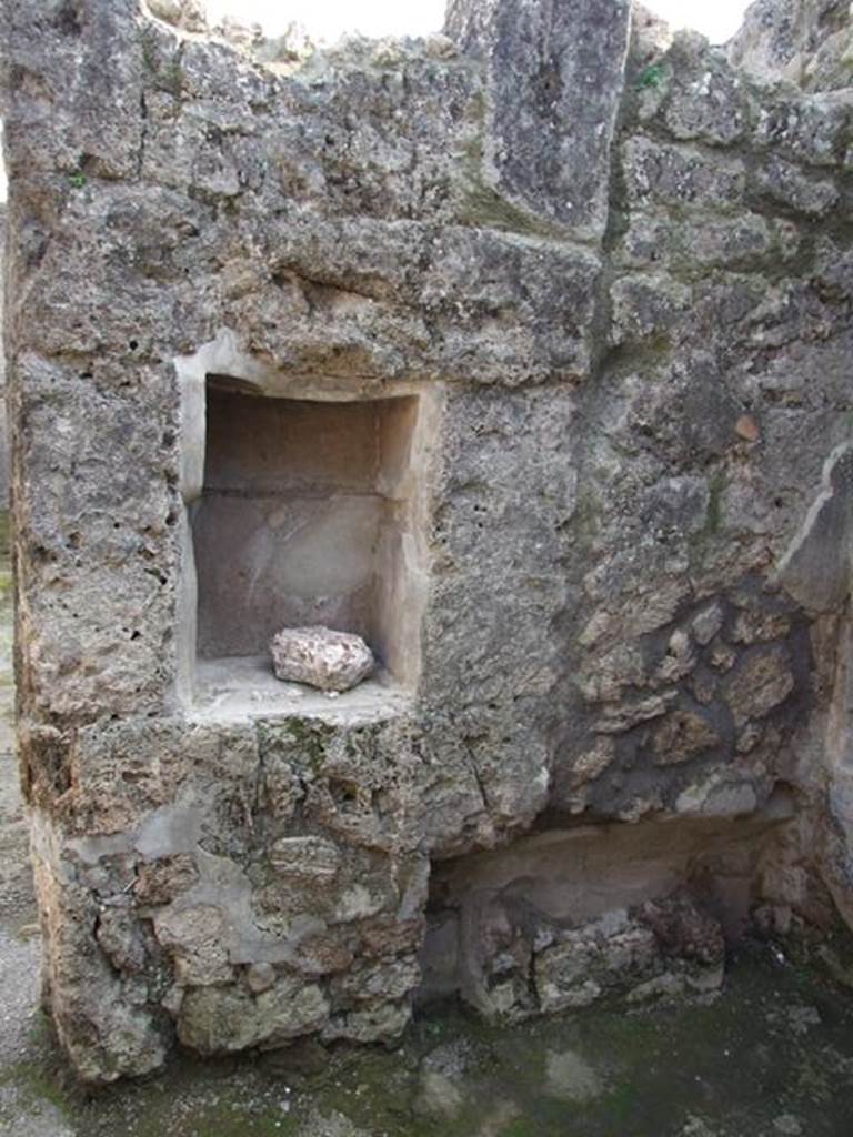 IX.3.5 Pompeii. March 2009. Room 34, south wall, with square niche and bed recess in cubiculum.