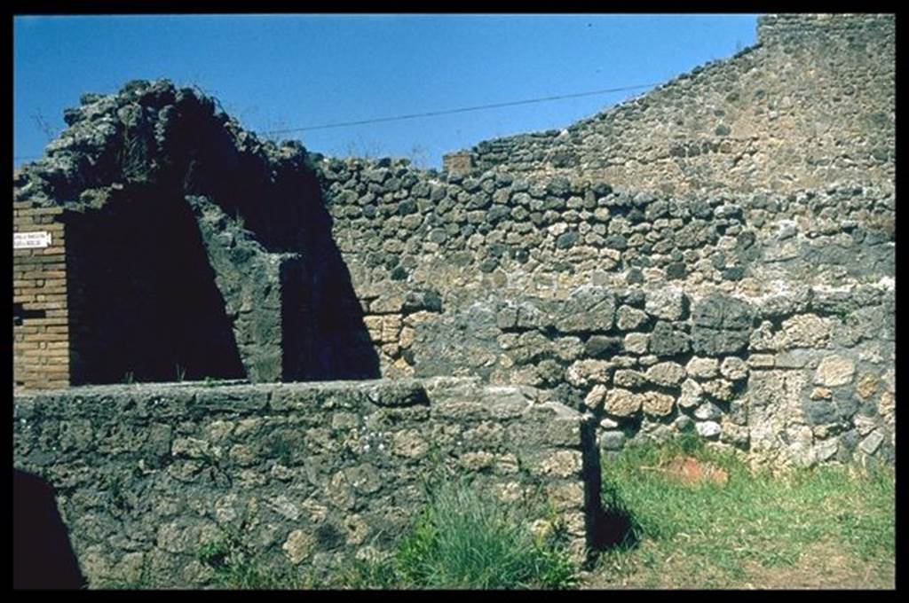 IX.3.11 Pompeii.  Counter looking north.  Photographed 1970-79 by Gnther Einhorn, picture courtesy of his son Ralf Einhorn.