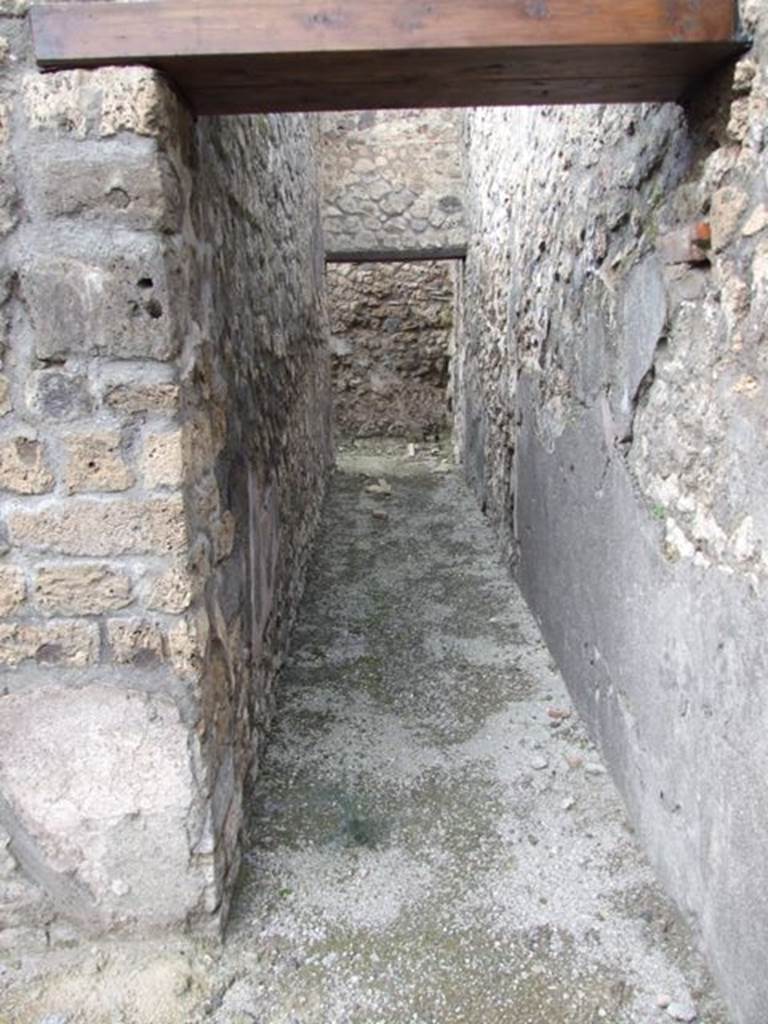 IX.3.13 Pompeii.  March 2009.  Corridor to rear.