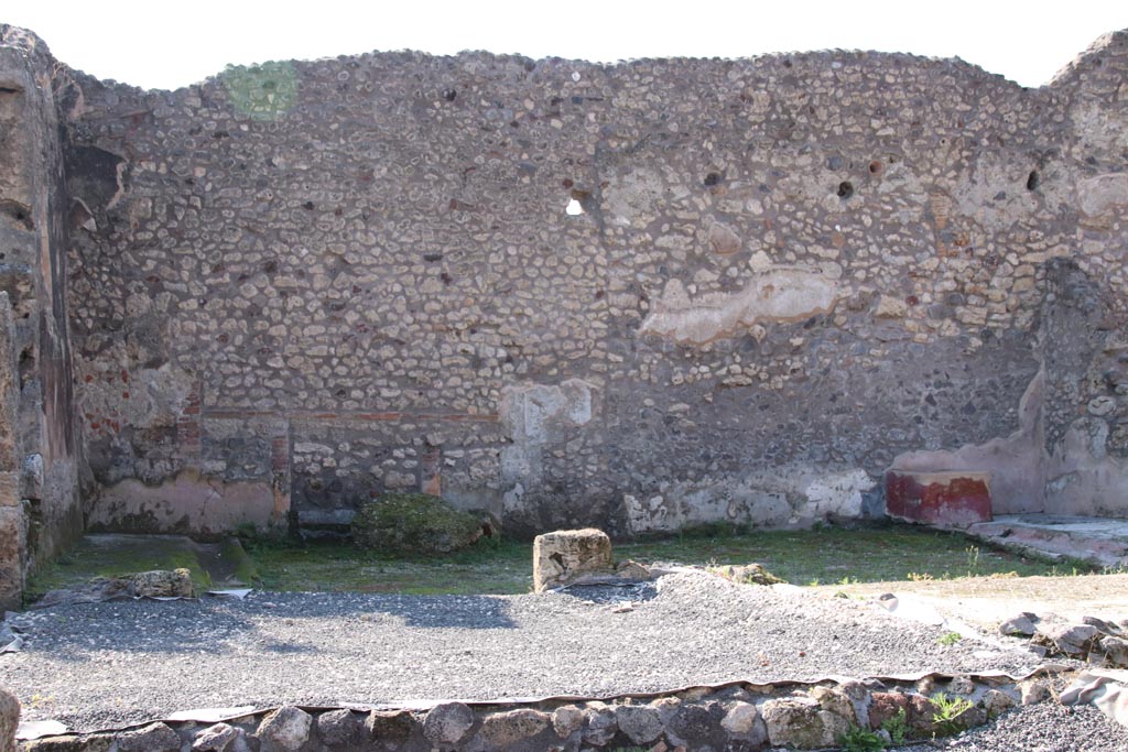 IX.3.22 Pompeii. October 2022. Looking towards rooms on south-west side of atrium. Photo courtesy of Klaus Heese. 