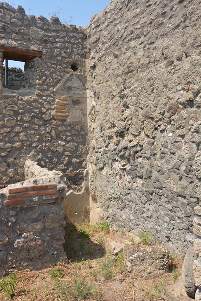 IX.3.23 Pompeii. July 2017. Room d, looking north-east.
Foto Annette Haug, ERC Grant 681269 DÉCOR.
