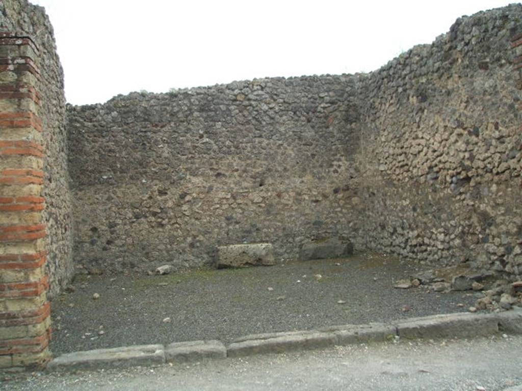 IX.4.21 Pompeii. May 2005. Entrance on Via di Nola.