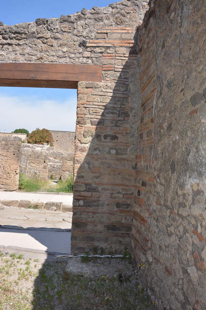 IX.5.1 Pompeii. May 2017. Looking towards north wall in north-east corner.
Foto Christian Beck, ERC Grant 681269 DÉCOR.

