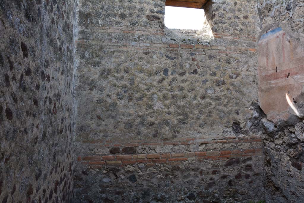 IX.5.2 Pompeii. March 2017. Room n, looking towards west wall with window overlooking Vicolo di Tesmo. 
Foto Christian Beck, ERC Grant 681269 DCOR.
