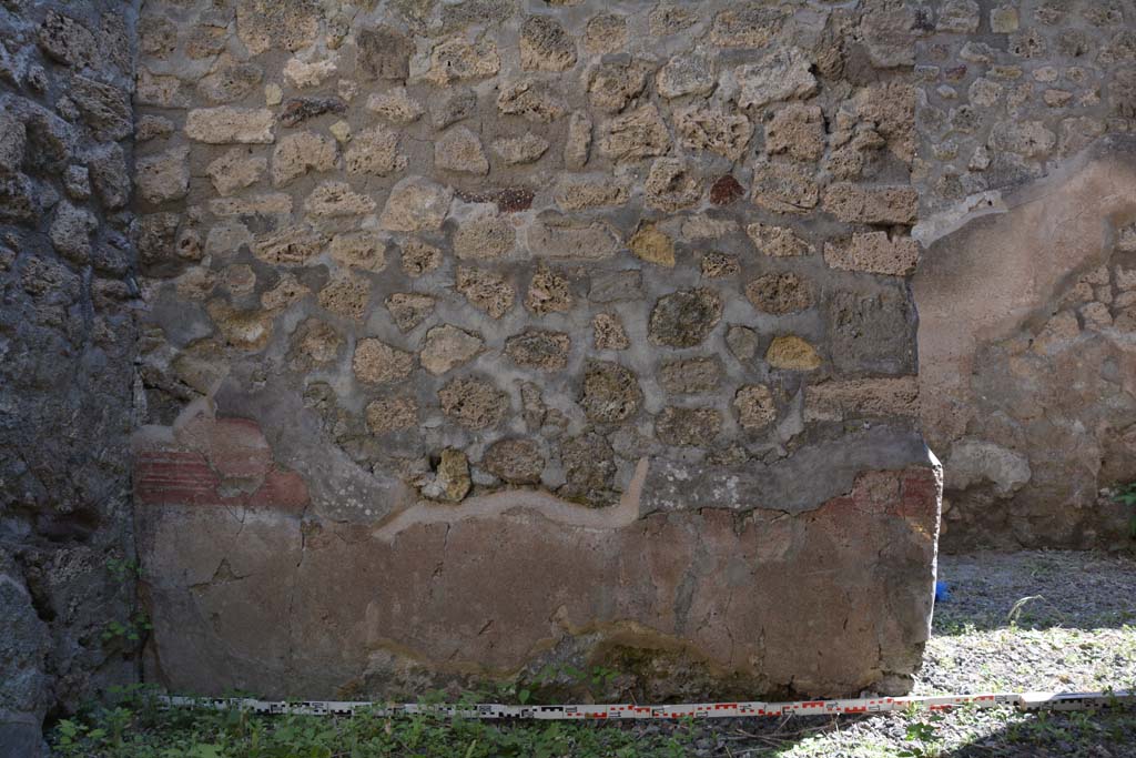 IX.5.2 Pompeii. May 2017. Room n, east wall at north end of doorway to corridor m, on right.
Foto Christian Beck, ERC Grant 681269 DCOR.

