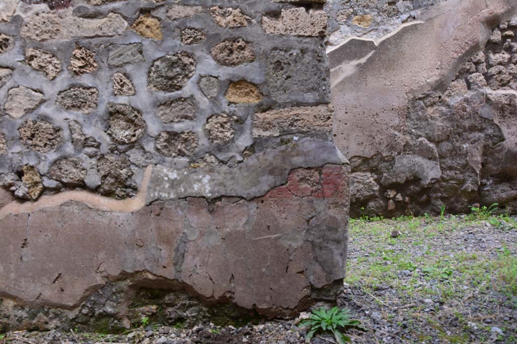 IX.5.2 Pompeii. March 2017. Room n, looking towards zoccolo on east wall, with doorway to corridor m, on right.
Foto Christian Beck, ERC Grant 681269 DCOR.

