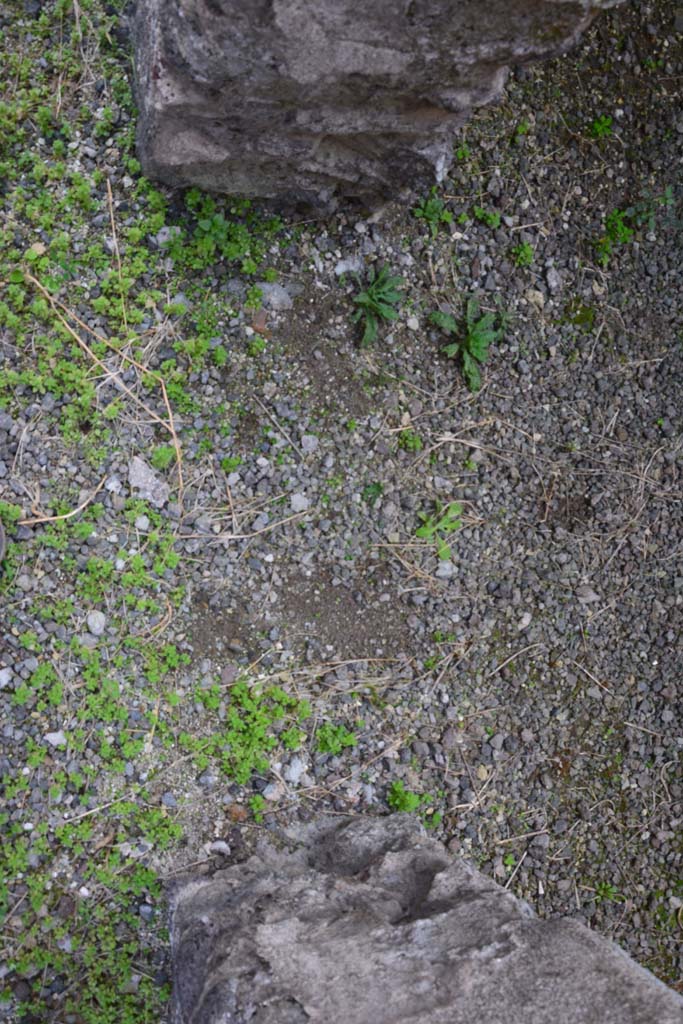 IX.5.2 Pompeii. March 2017. Room o, threshold of doorway, from above.
Foto Christian Beck, ERC Grant 681269 DCOR.

