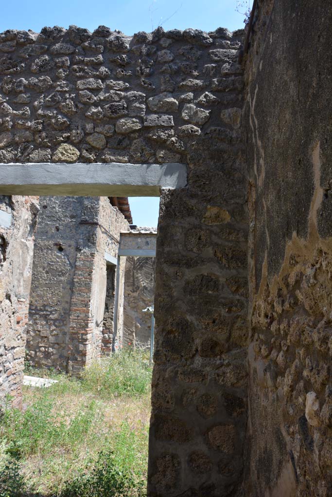 IX.5.2 Pompeii. May 2017. Room q, looking east towards south-east corner.
Foto Christian Beck, ERC Grant 681269 DCOR.

