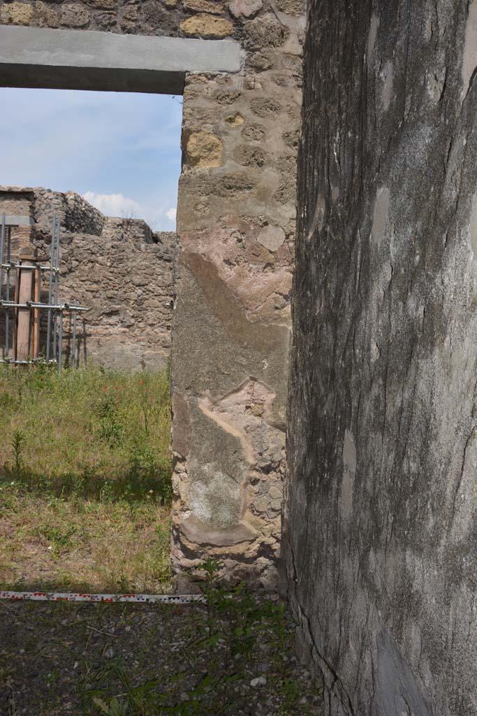 IX.5.2 Pompeii. May 2017. Room r, looking east towards south-east corner. 
Foto Christian Beck, ERC Grant 681269 DCOR.
