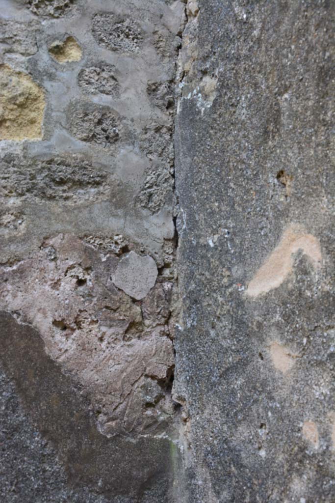 IX.5.2 Pompeii. March 2017. Room r, detail of south-east corner.
Foto Christian Beck, ERC Grant 681269 DCOR.
