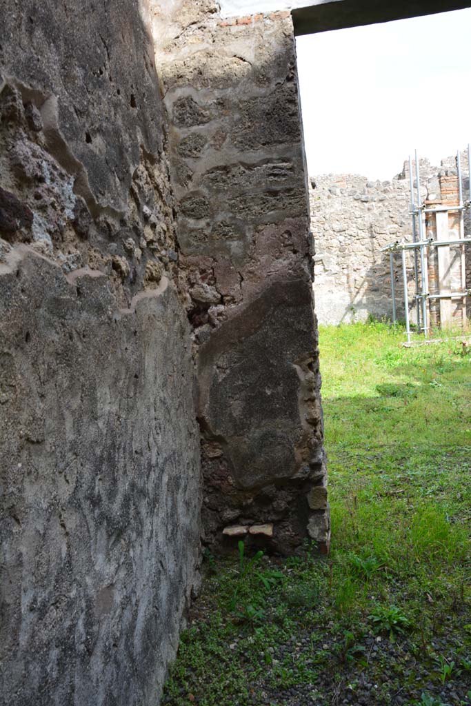 IX.5.2 Pompeii. March 2017. Room r, looking towards north-east corner.
Foto Christian Beck, ERC Grant 681269 DCOR.

