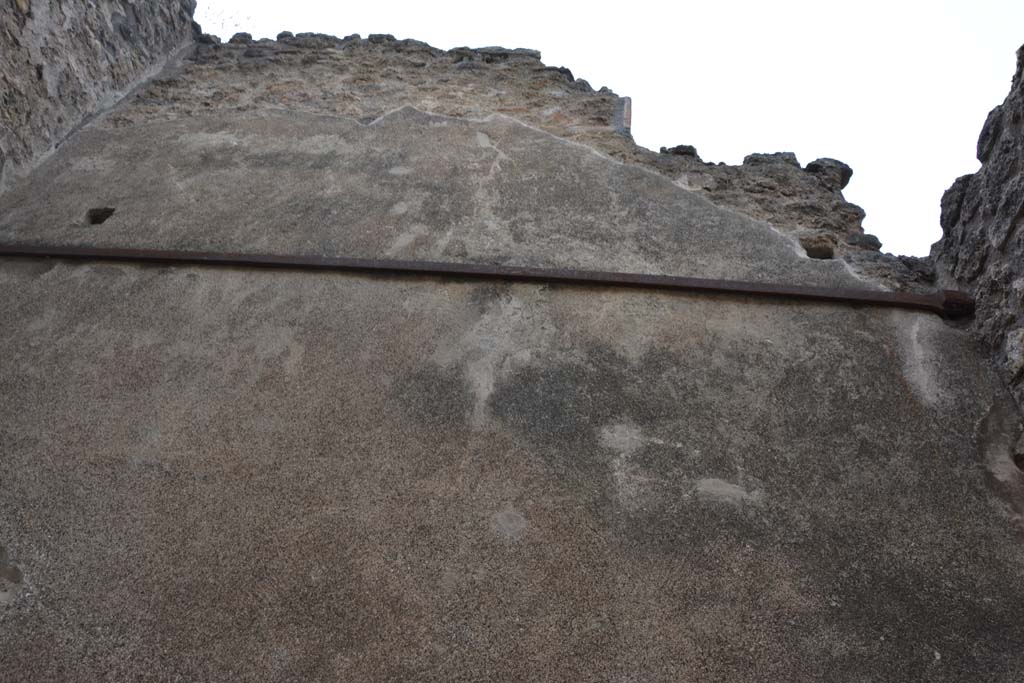 IX.5.2 Pompeii. May 2017. Room w, upper north wall. 
Foto Christian Beck, ERC Grant 681269 DCOR.

