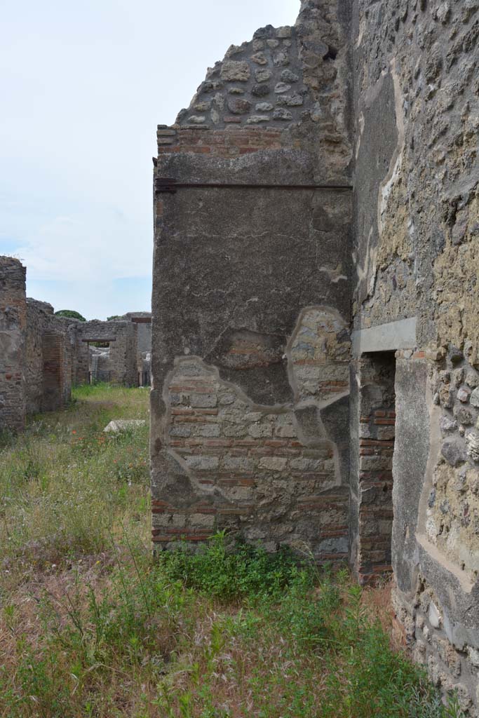 IX.5.2 Pompeii. May 2017. Room v, looking north towards north-east corner.
Foto Christian Beck, ERC Grant 681269 DCOR.

