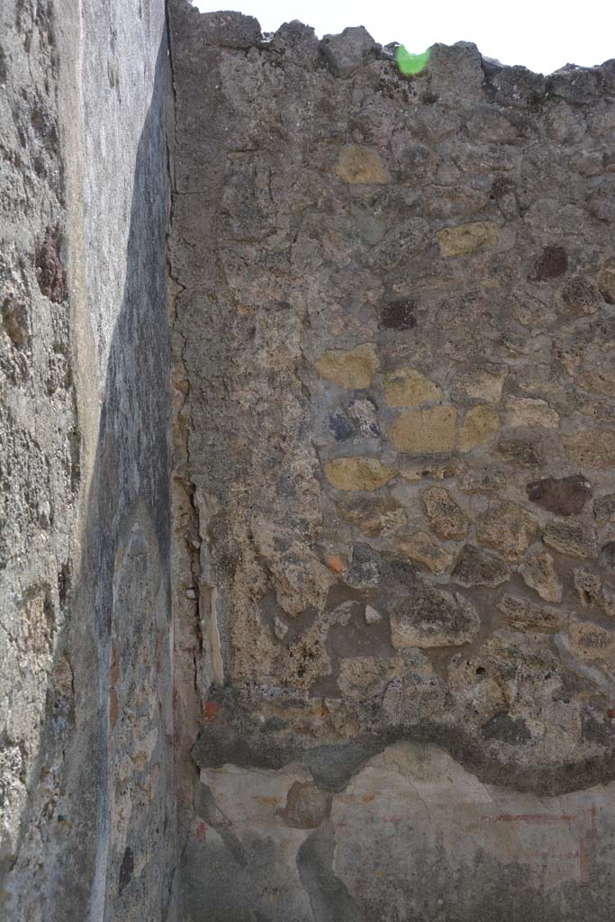 IX.5.2 Pompeii. May 2017. Room ‘i’, looking towards west wall in south-west corner.
Foto Christian Beck, ERC Grant 681269 DÉCOR.

