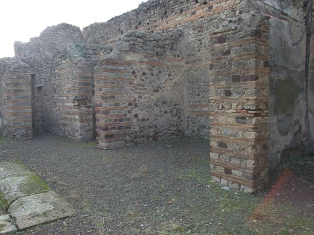 IX.5.2 Pompeii. December 2007. Doorways to corridor ‘m’ and rooms ‘f’, ‘h’, and ‘g’ on west side of atrium.