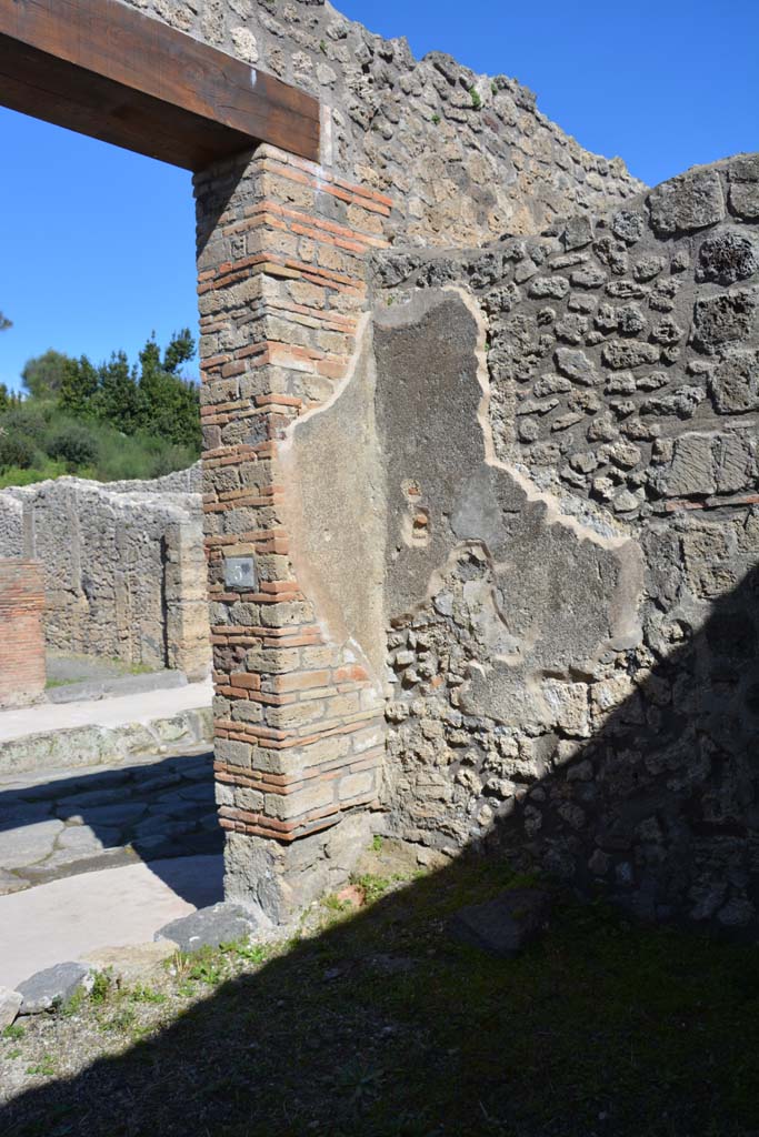 IX.5.3 Pompeii. March 2017. Looking towards north-east corner of shop-room. 
Foto Christian Beck, ERC Grant 681269 DÉCOR.
