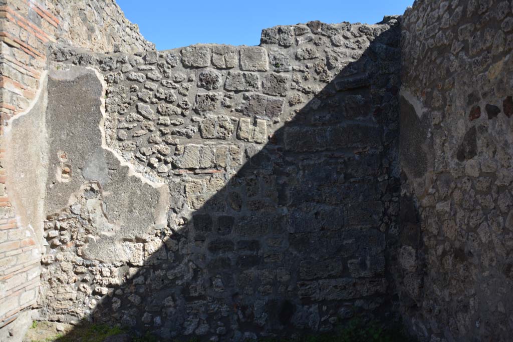 IX.5.3 Pompeii. March 2017. Looking towards east wall of shop-room. 
Foto Christian Beck, ERC Grant 681269 DÉCOR.

