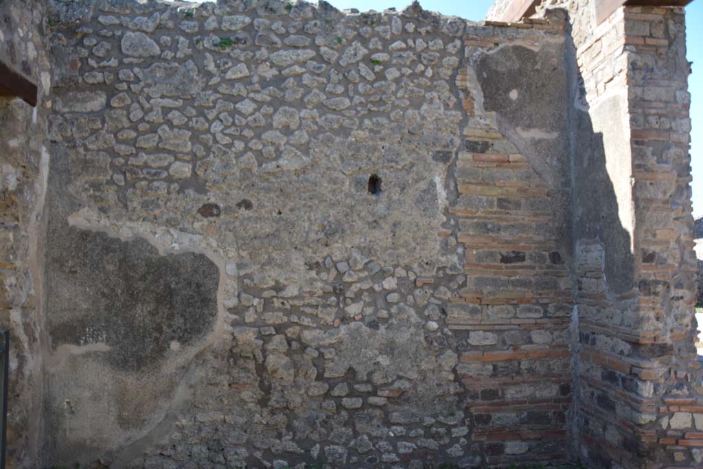 IX.5.3 Pompeii. March 2017. Looking towards west wall of shop-room. 
Foto Christian Beck, ERC Grant 681269 DÉCOR.
