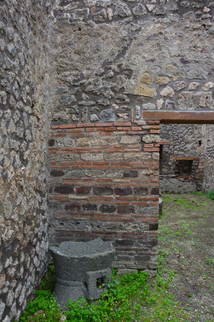 IX.5.4 Pompeii. March 2017. Room c, south wall in south-east corner.
Foto Christian Beck, ERC Grant 681269 DCOR.
