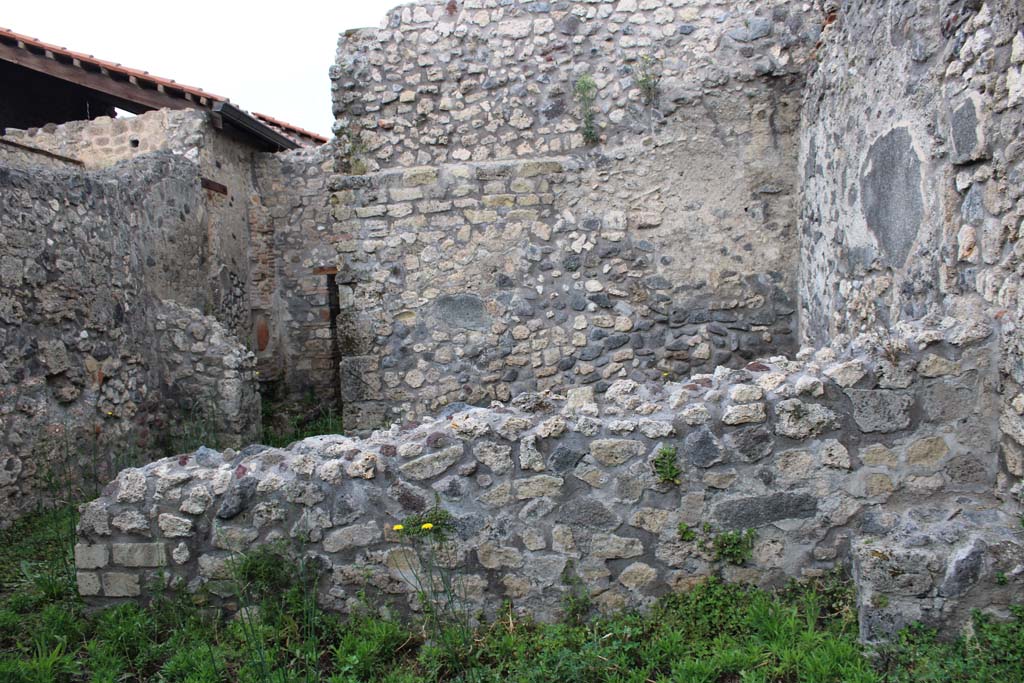 IX.5.4 Pompeii. March 2019. Room h, north wall on east side of doorway to room g.
Foto Christian Beck, ERC Grant 681269 DÉCOR.

