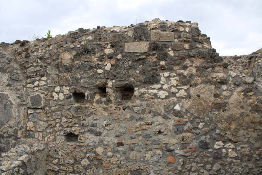 IX.5.4 Pompeii. March 2019. Room h, upper east wall at north end.
Foto Christian Beck, ERC Grant 681269 DÉCOR.
