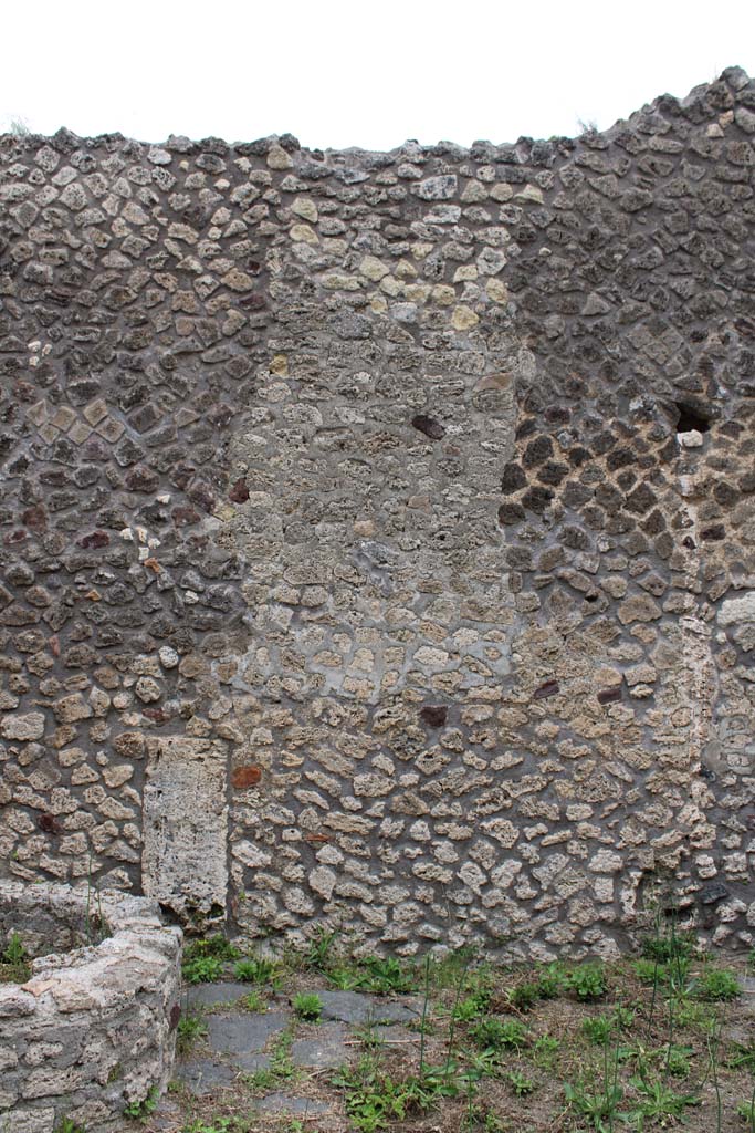 IX.5.4 Pompeii. March 2019. Room b, east wall.
Foto Christian Beck, ERC Grant 681269 DÉCOR.
