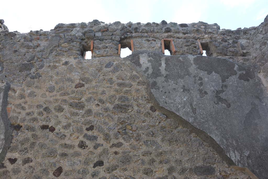 IX.5.5 Pompeii. May 2017. Looking towards upper east wall.
Foto Christian Beck, ERC Grant 681269 DÉCOR.
