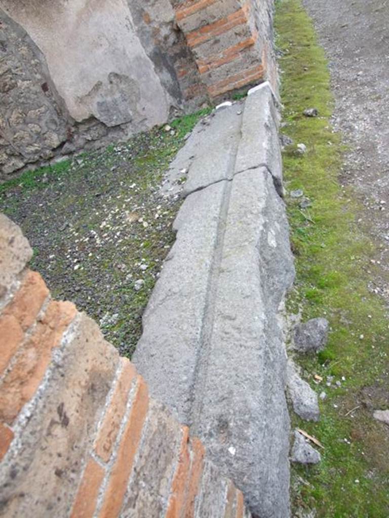 IX.5.5 Pompeii. December 2007. Threshold or sill, looking west.