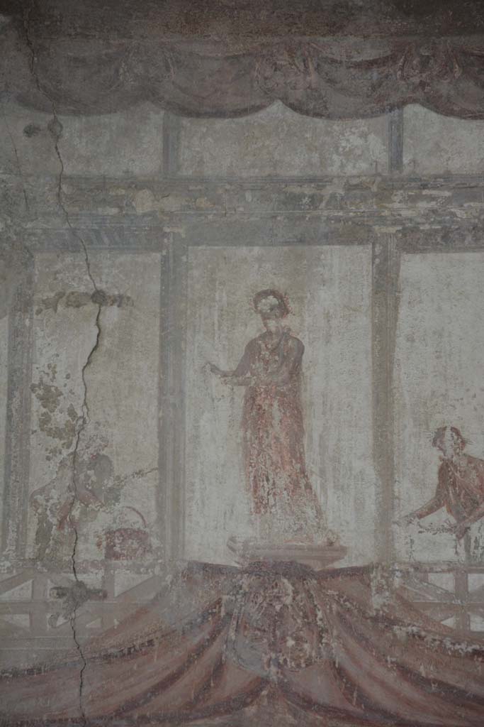 IX.5.6 Pompeii. May 2017. Room i, upper east wall, detail of figure in centre.        
Foto Christian Beck, ERC Grant 681269 DÉCOR

