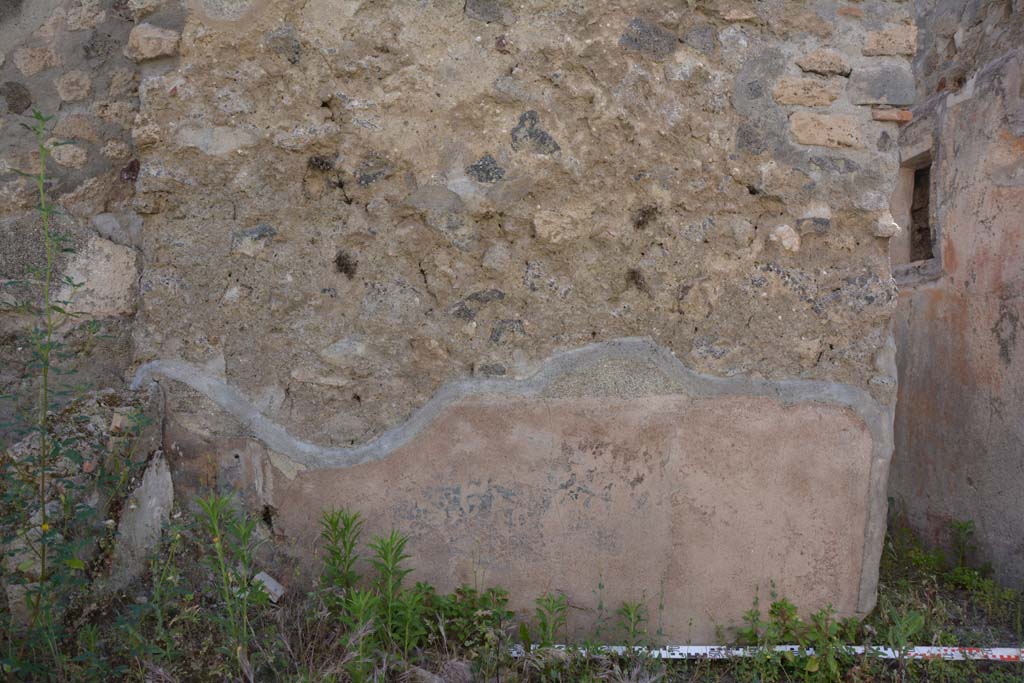 IX.5.6 Pompeii. May 2017. Room n, west side, lower wall on south side of doorway to room s.
Foto Christian Beck, ERC Grant 681269 DCOR.
