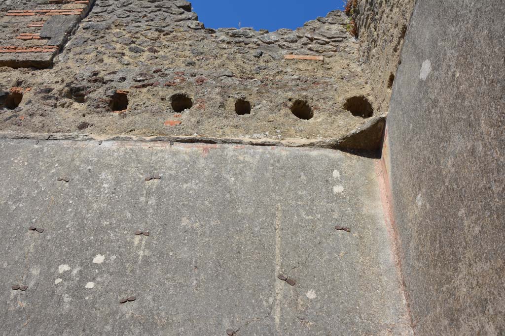 IX.5.6 Pompeii. May 2017. Room o, upper south-east corner. 
Foto Christian Beck, ERC Grant 681269 DCOR.
