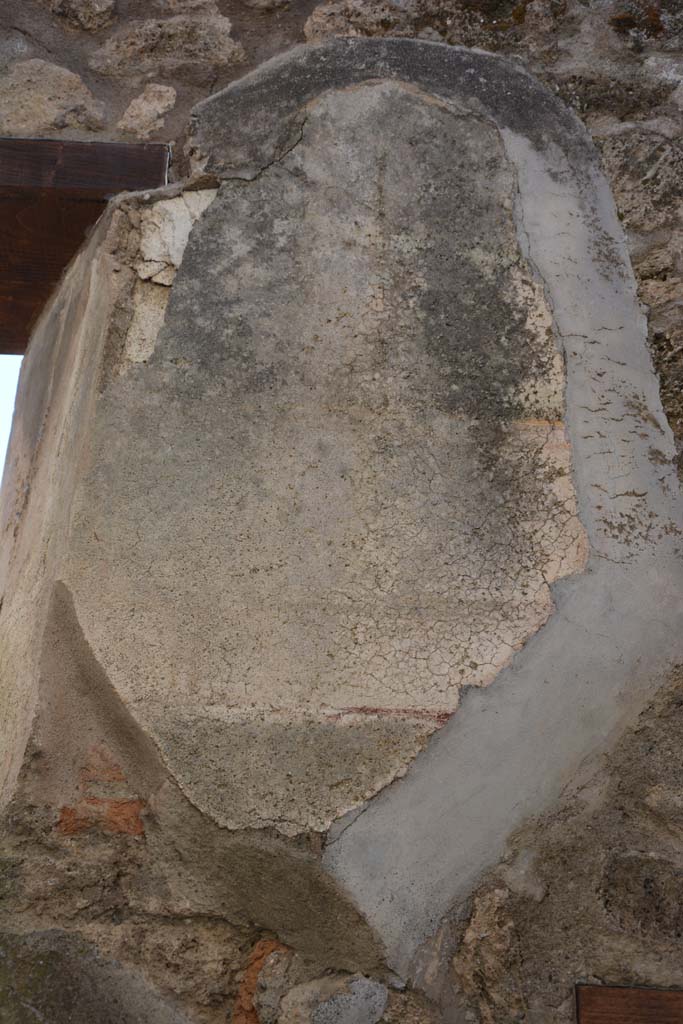 IX.5.6 Pompeii. May 2017. Room o, detail from upper west wall on north side of window. 
Foto Christian Beck, ERC Grant 681269 DCOR.
