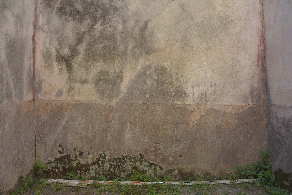 IX.5.6 Pompeii. May 2017. Room r, looking towards lower south wall.
Foto Christian Beck, ERC Grant 681269 DCOR.
