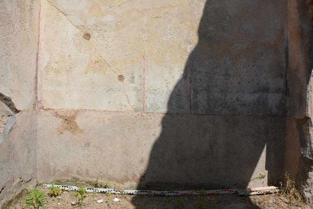 IX.5.6 Pompeii. May 2017. Room r, lower north wall.
Foto Christian Beck, ERC Grant 681269 DCOR.

