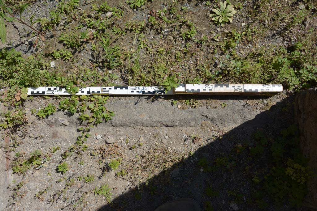 IX.5.6 Pompeii. May 2017. Room r, detail of doorway threshold.
Foto Christian Beck, ERC Grant 681269 DCOR.
