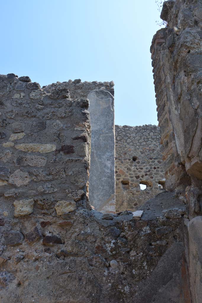 IX.5.6 Pompeii. May 2017. Room s, upper east wall in south-east corner.
Foto Christian Beck, ERC Grant 681269 DCOR.
